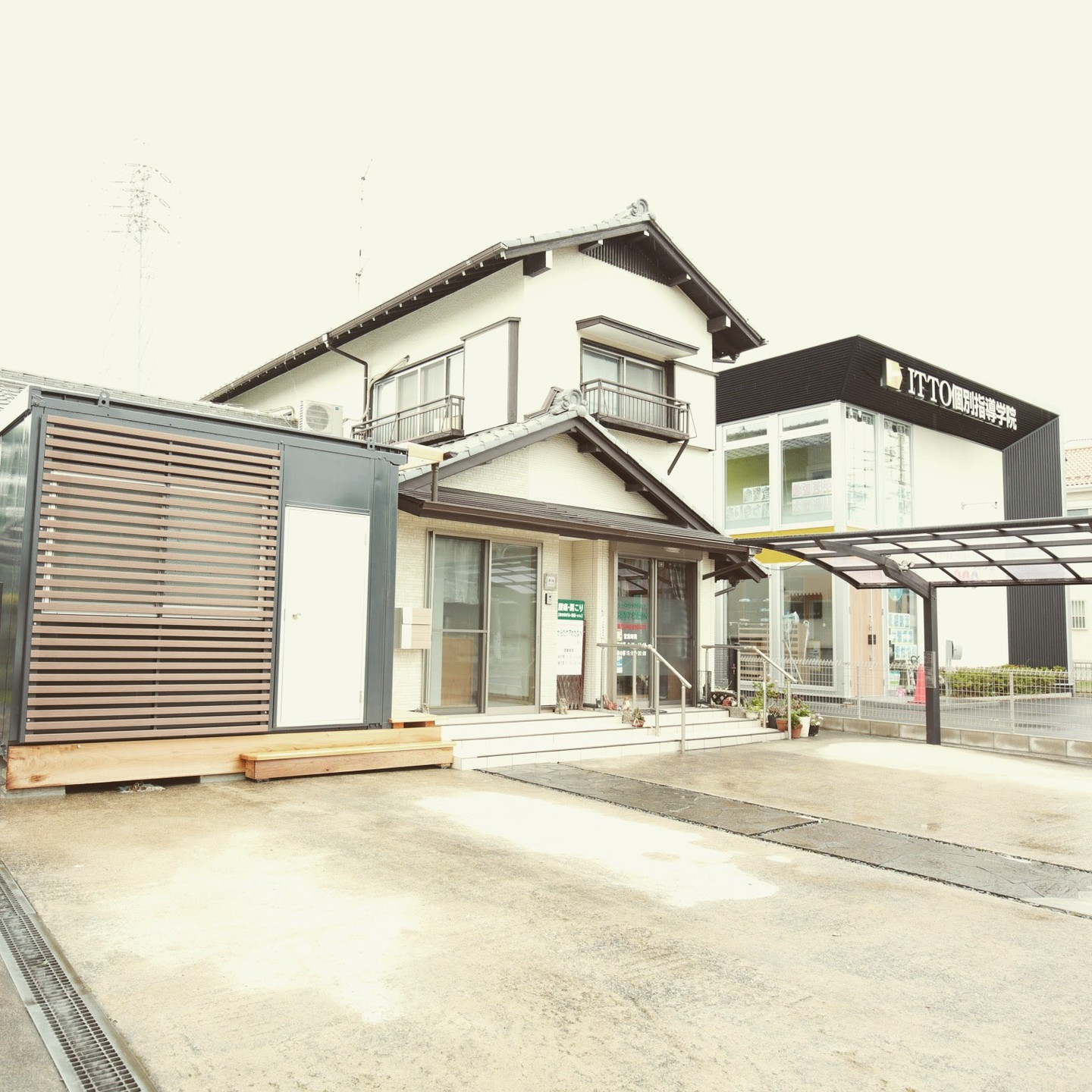 台風の進路が気になる今日この頃ですが、皆さま準備は整っていま